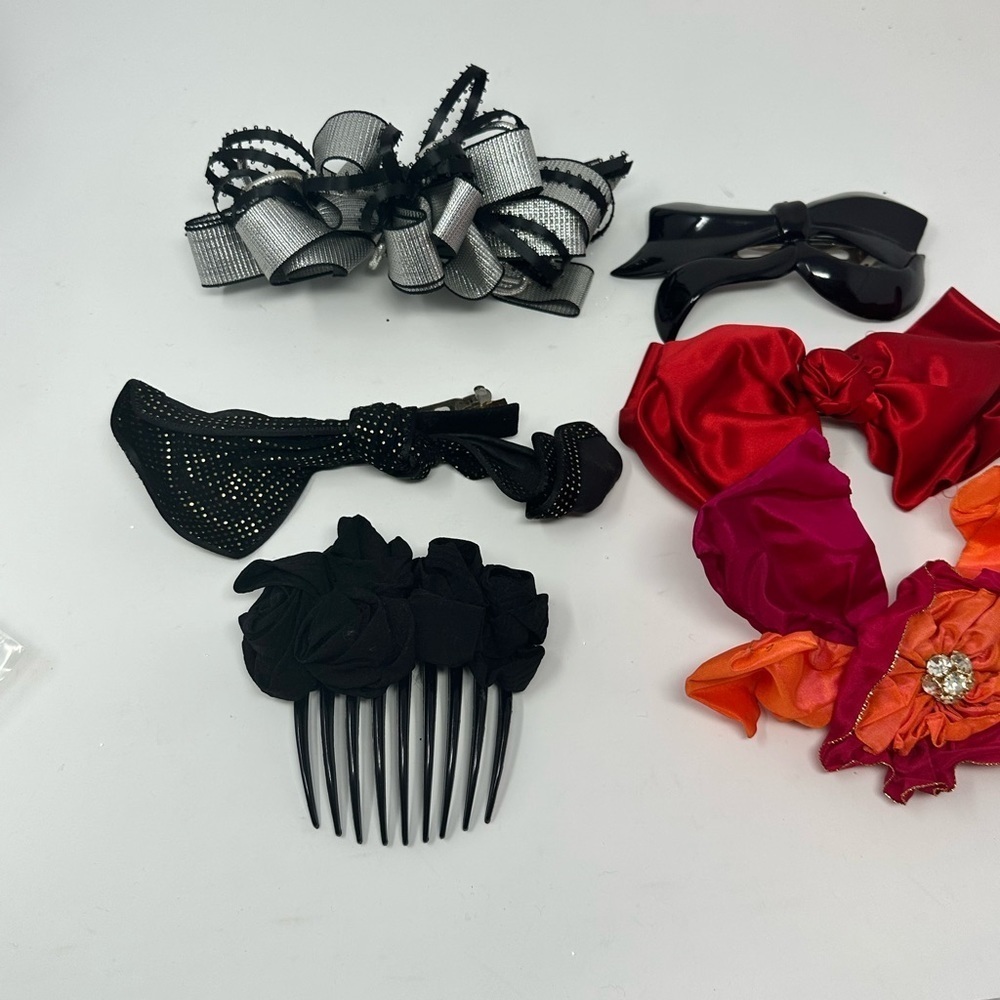 Set of 6 vintage hair clips